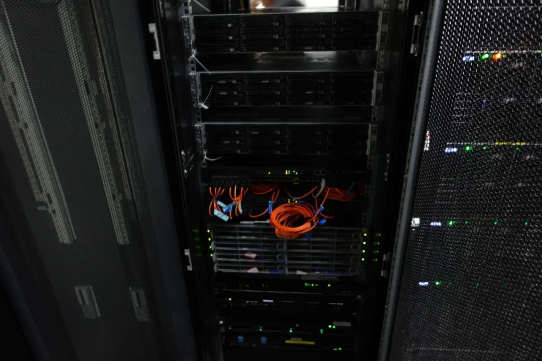 RTX 4090服務(wù)器租用有哪些性能指標(biāo)？
