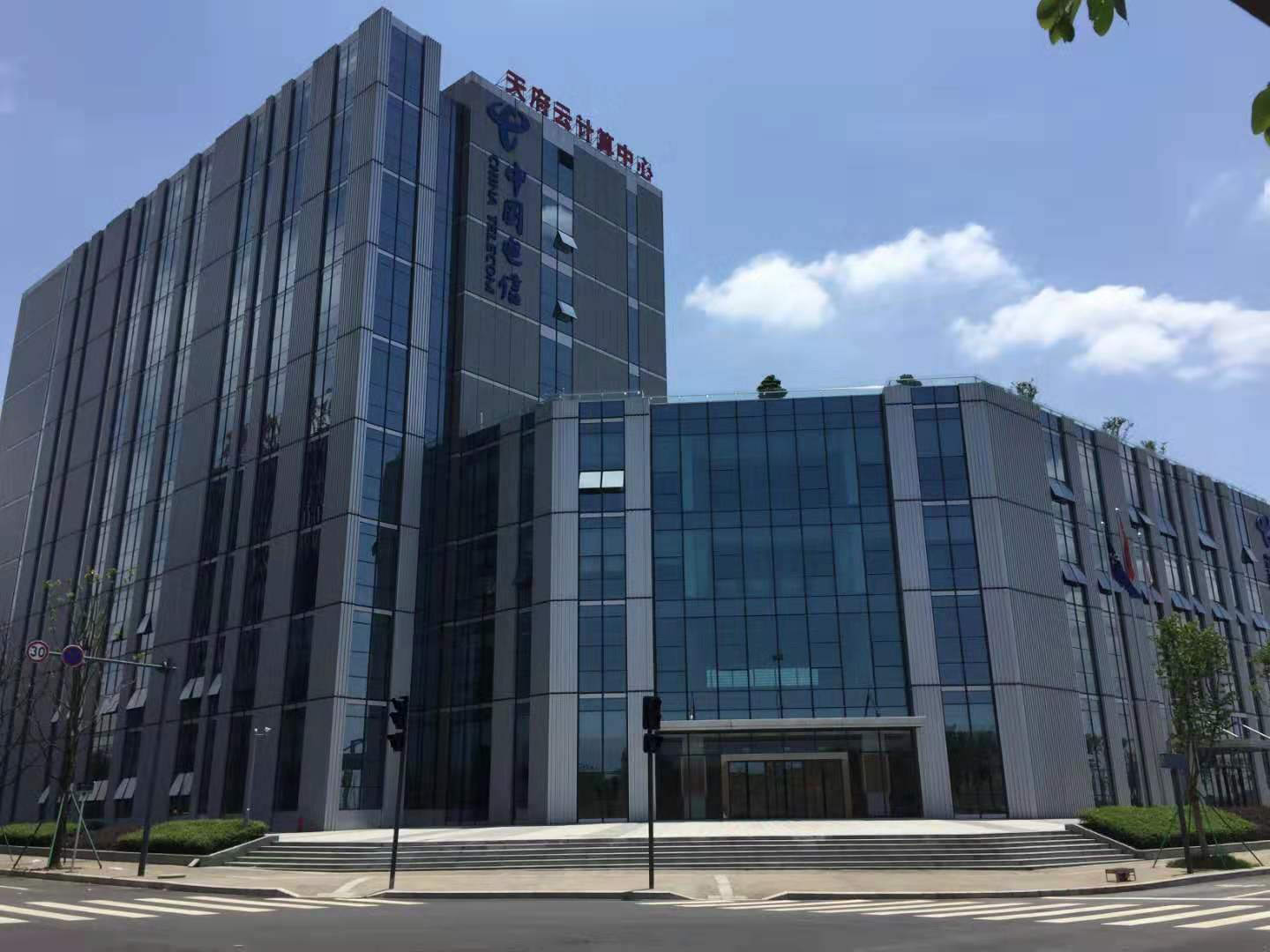 H800八卡GPU租賃多少錢？成都市場價(jià)格對比